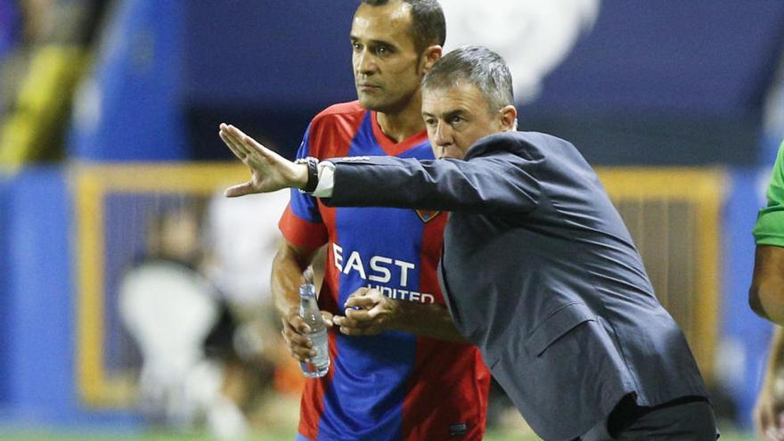 Lucas Alcaraz, durante un partido del Levante.