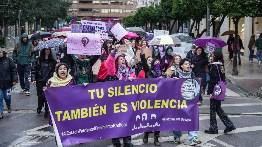 8M en Badajoz: Las mujeres gritan &quot;se acabó&quot;