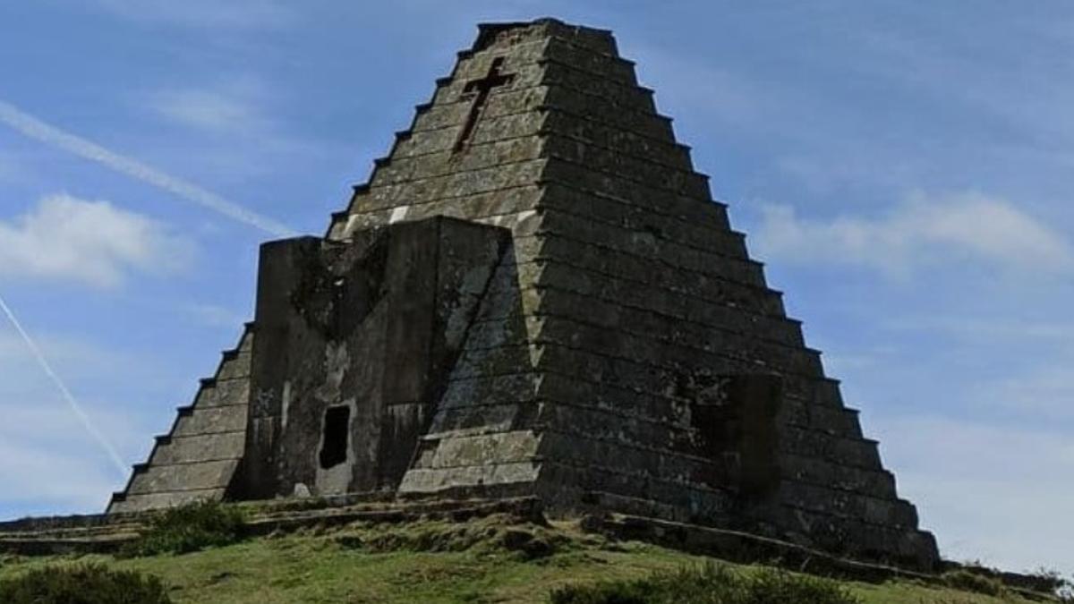 Pirámide de los italianos en Burgos