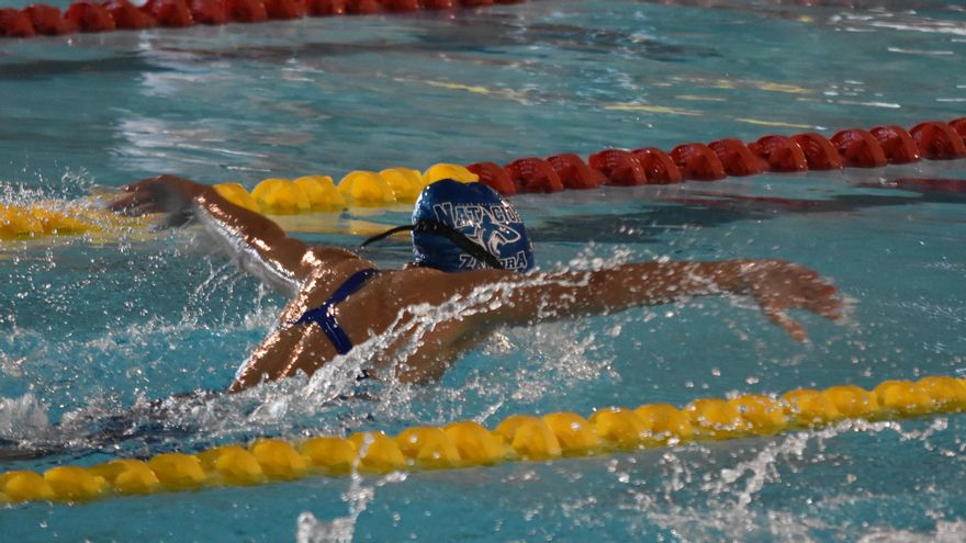 Una de las nadadoras del CD Natación Zamora, en acción.