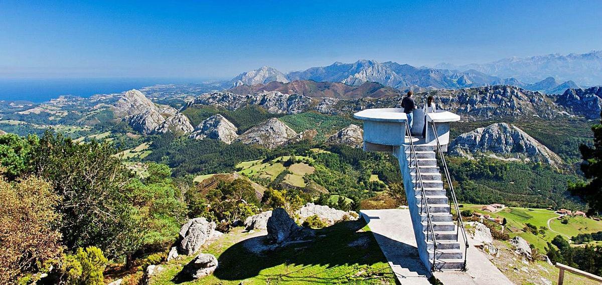 Vista del mirador del Fitu, en Caravia