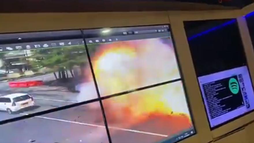 Imagen de la explosión registrada en una grabación de una cámara de seguridad.