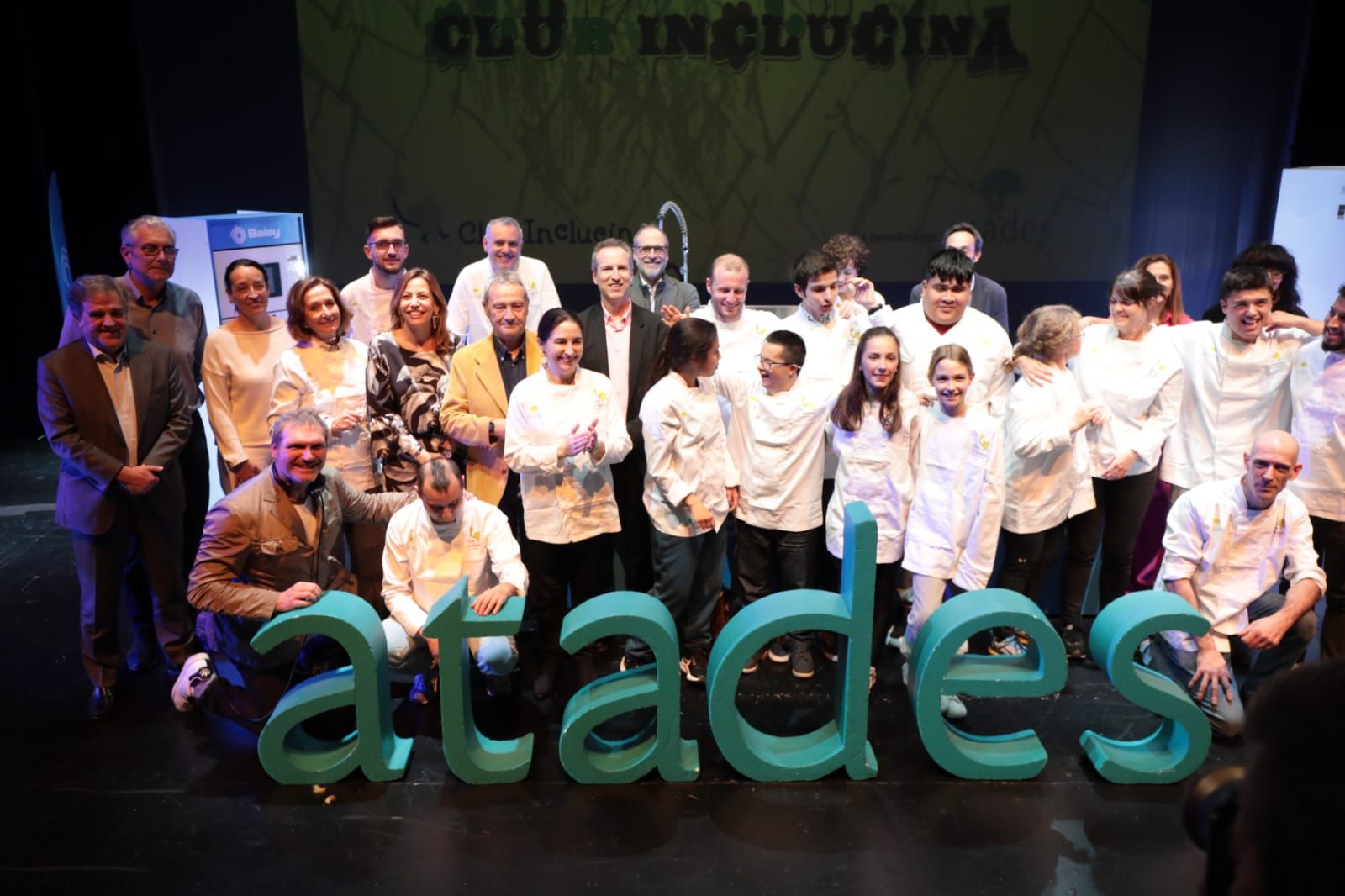 El Club Inclucina de Atades reúne a más de 500 personas en su VIII gala benéfica