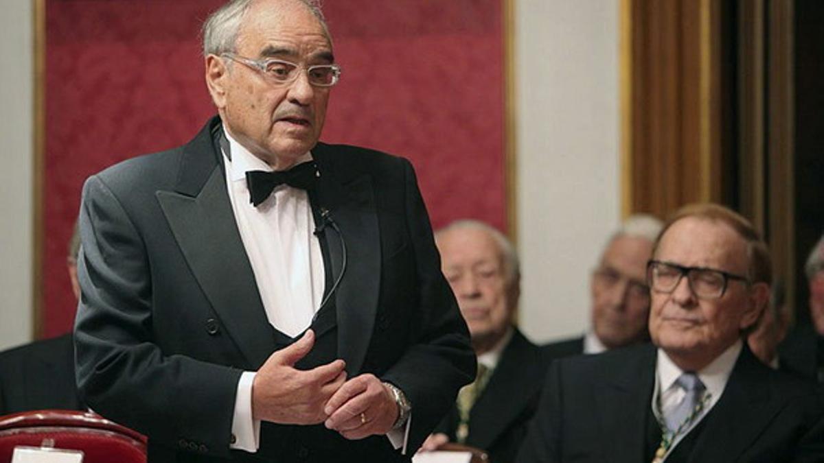 El exministro de UCD Rodolfo Martín Villa durante la toma de posesión como académico de la Real Academia de Ciencias Morales y Políticas, en Madrid.