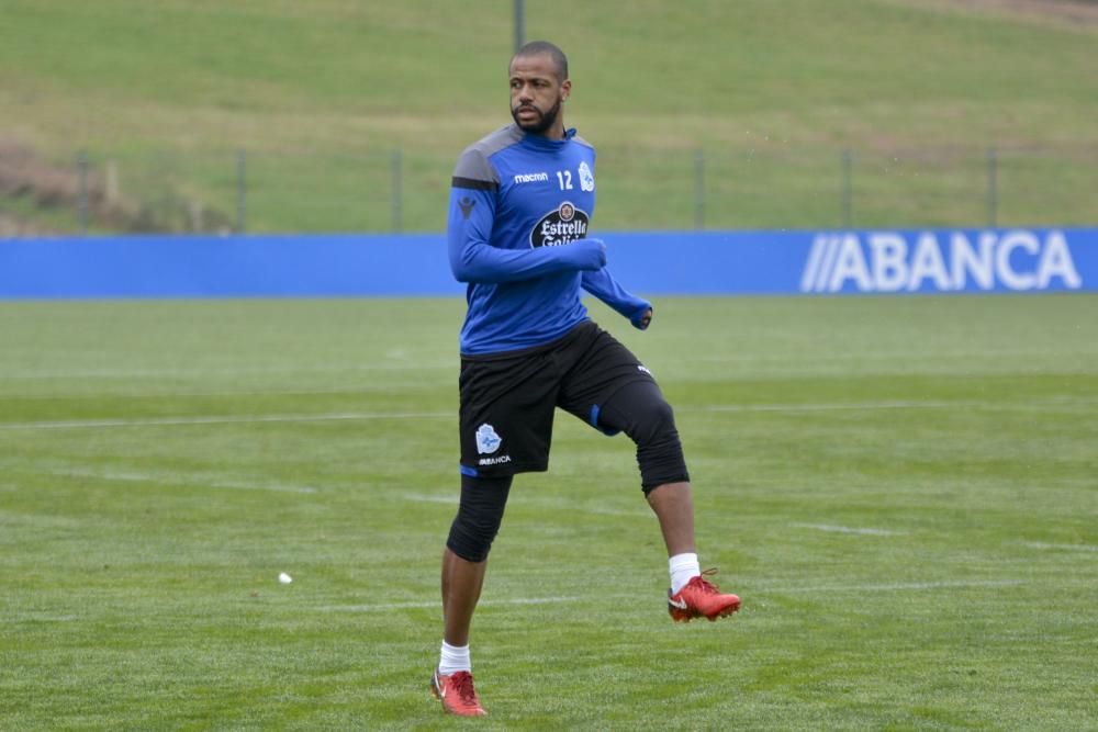 Se ejercitan al margen del grupo Fede Valverde y Florin Andone.