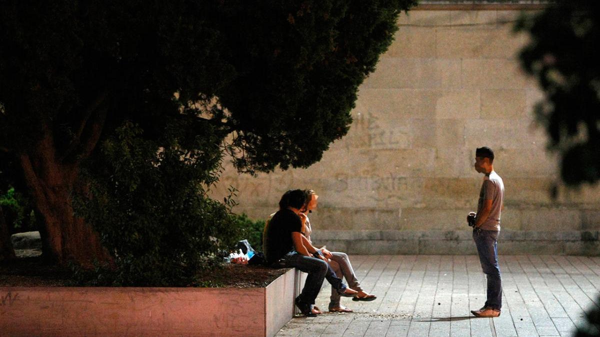 Un grupo de jóvenes, de botellón en Vigo