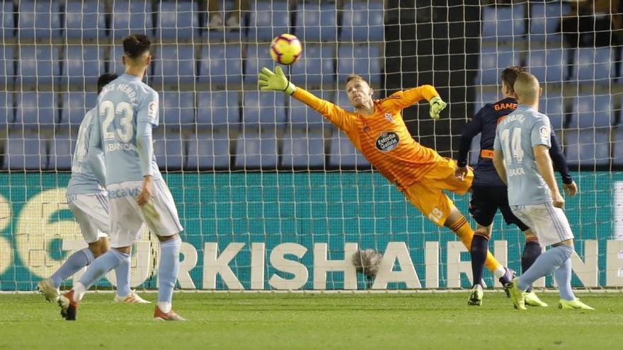 Rubén Blanco, durante una de sus intervenciones en el partido contra el Valencia en Balaídos. // Ricardo Grobas