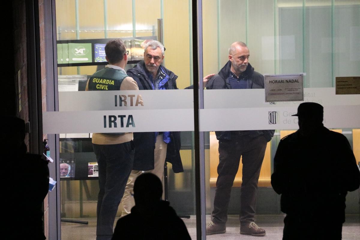 El comissari Ramon Chacón, cap de la Comissaria General d'Investigació Criminal, a l'interior de les instal·lacions de l'IRTA-CReSA