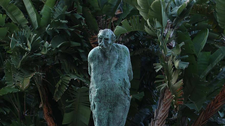 Estatua de Cánovas del Castillo en La Malagueta.