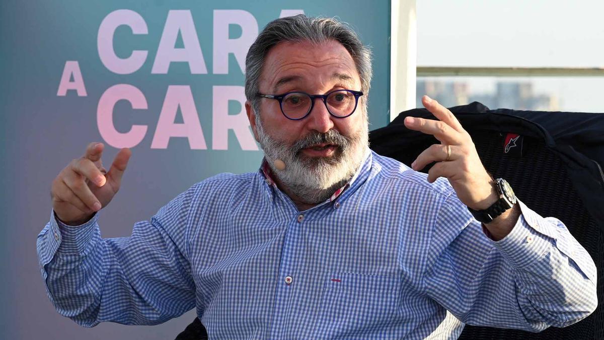 ‘Cara a cara’ de Emilio Pérez de Rozas con los lectores de El Periódico