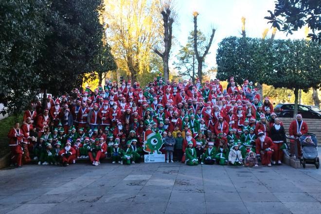 Carrera de elfos, papás y mamás noeles por el centro de Oviedo
