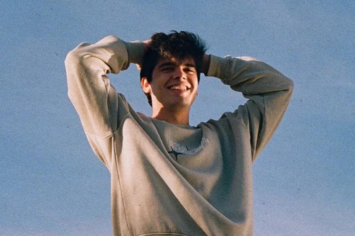 El primer disco de Íñigo Quintero se titula 'El sitio de siempre'.