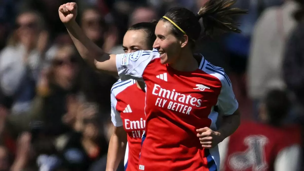 El Olympique de Lyon se impone por la mínima a un Arsenal combativo (1-2)