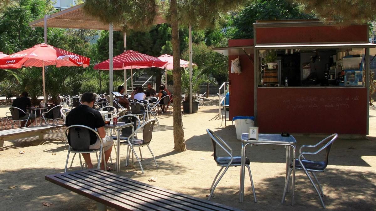 Imagen de archivo de un quiosco-bar en los jardines Prínceps de Girona