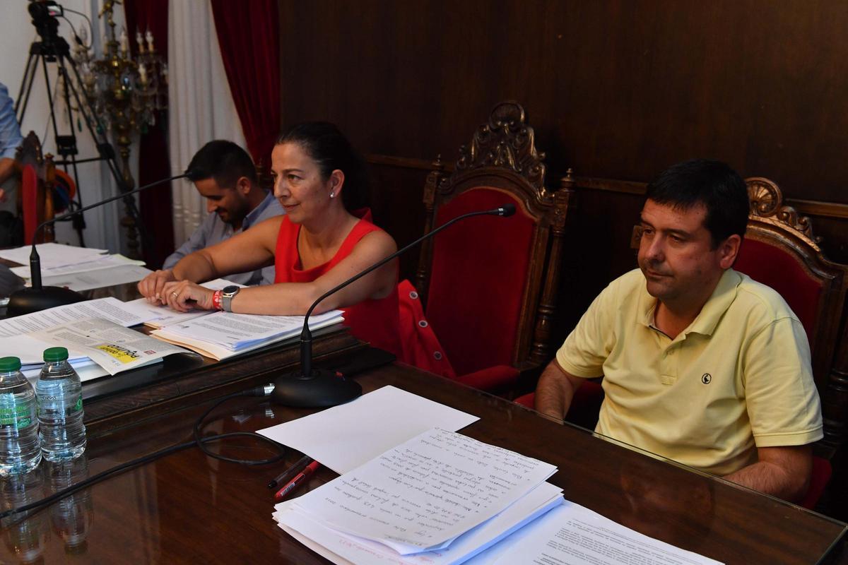 La alcaldesa de Betanzos, en un pleno.