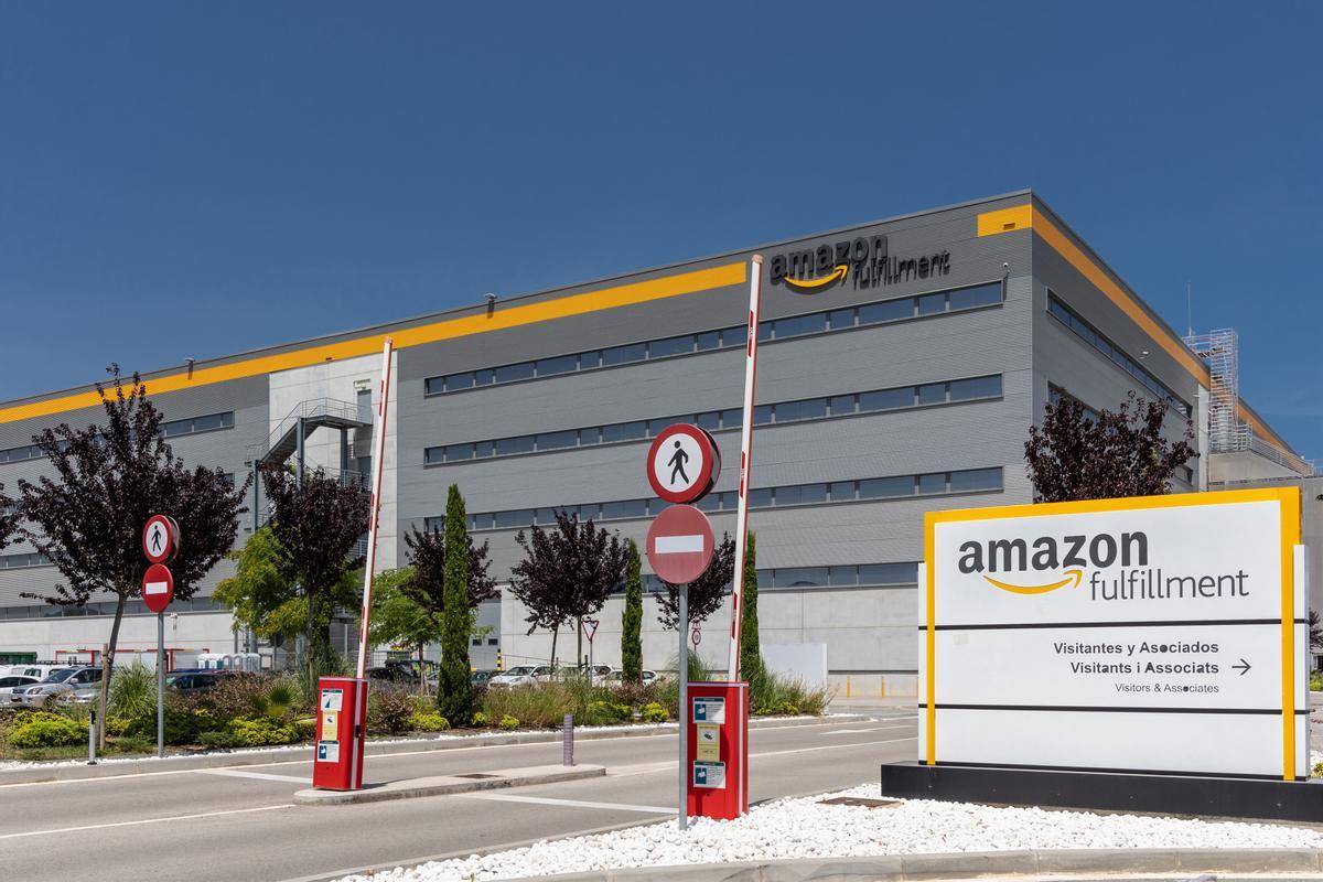 Centro logístico de Amazon en El Prat de Llobregat.