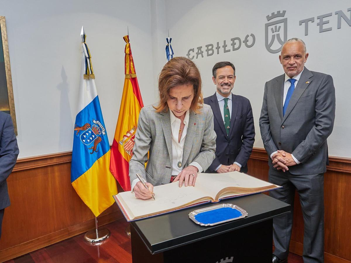 El vicepresidente Lope Afonso recibe en el Cabildo a la embajadora de Francia en España, Kareen Rispal