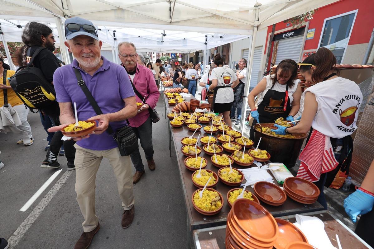 Almassora ensalza con orgullo sus raíces y tradición en el día grande de Santa Quitèria y Les Calderes Almassora ensalza con orgullo sus raíces y tradición en el día grande de Santa Quitèria y Les Calderes
