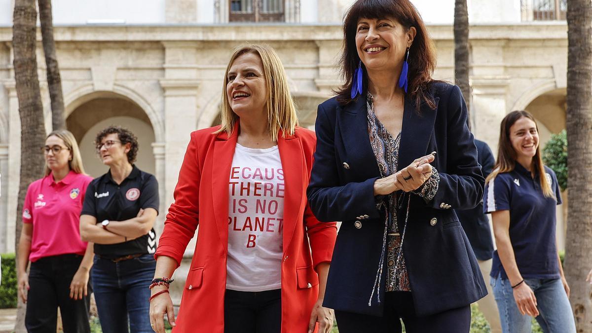 Pilar Bernabé y la ministra Ana Redondo, en una imagen de archivo.