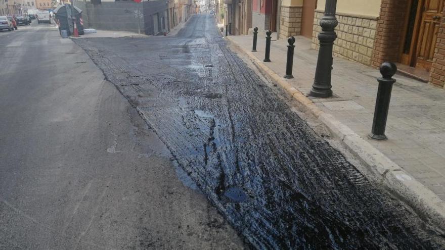 Vecinos de Alborgí protestan por la mala planificación de obras en el barrio