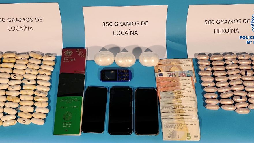 Detienen a tres hombres en el aeropuerto de Lanzarote por ocultar en su cuerpo 1,7 kilos de droga