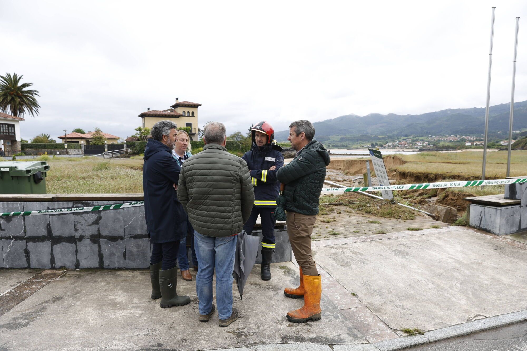 EN IMÁGENES: Caos en Colunga por las inundaciones de esta madrugada