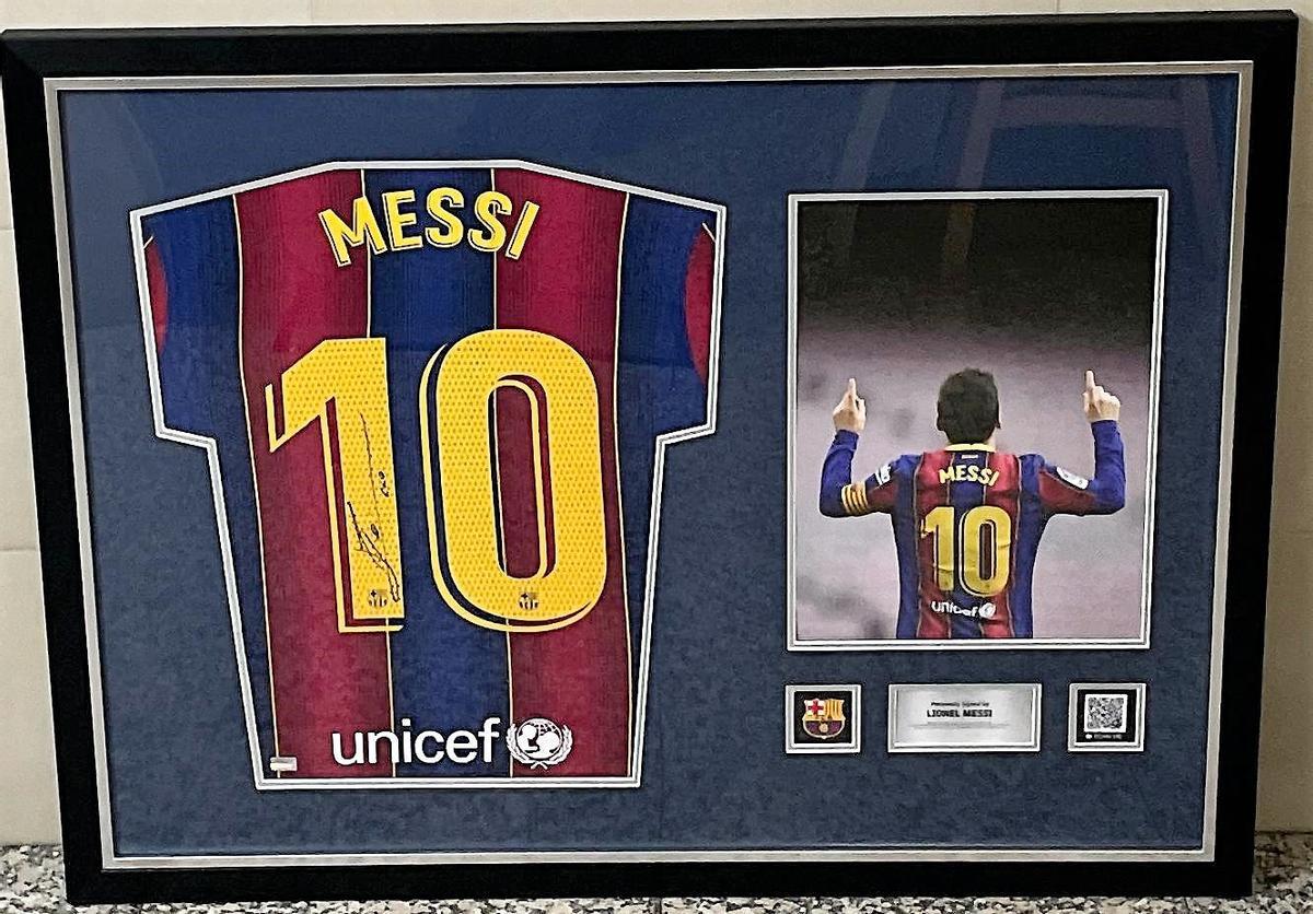 La samarreta de Messi emmarcada que se subhasta