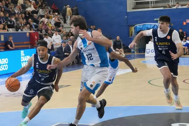 EN IMÁGENES: Así fue la victoria del Alimerka Oviedo Baloncesto en la cancha del Gipuzkoa Basket (79-93)