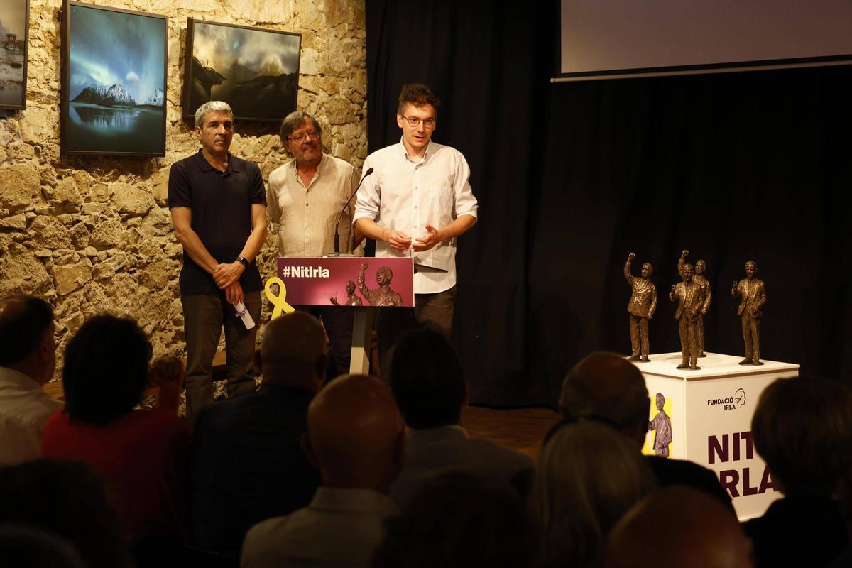 La Fundació Irla premia la tasca de Joaquim Nadal per la seva contribució al foment del català.