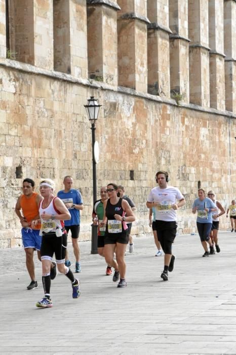 9.000 Läufer aus 49 Ländern gingen am Sonntag den 15.10. an den Start. In der Marathon Disziplin gingen die Deutschen leer aus.