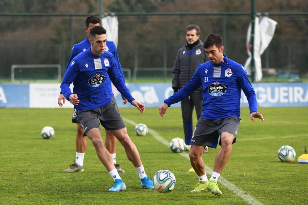 Sabin Merino se entrena con el equipo en Abegondo