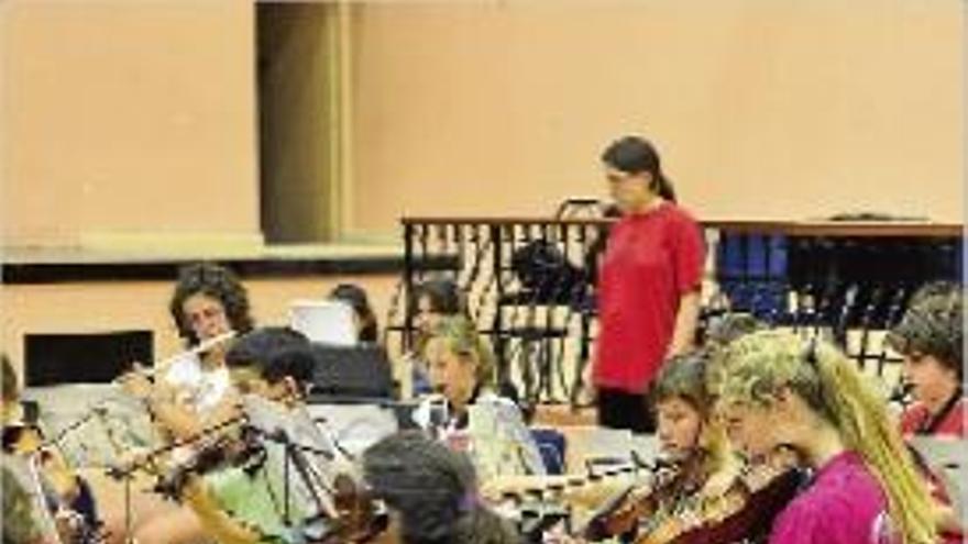 25 nens i nenes participen en la 1a Estada Instrumental a Òdena