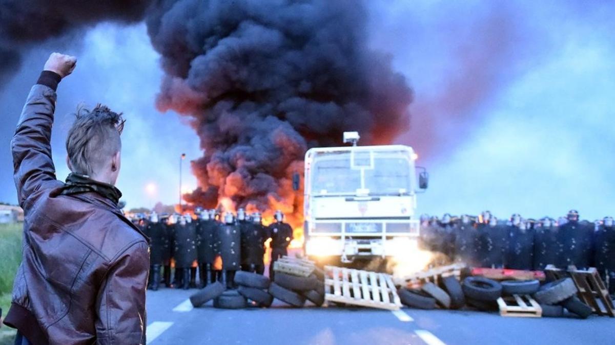 Protesta contra la reforma laboral en Douchy-les-Mines, al norte de Francia.