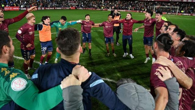 La alegría de los jugadores del Pontevedra, en la eliminatoria del año pasado. | Rafa Vázquez