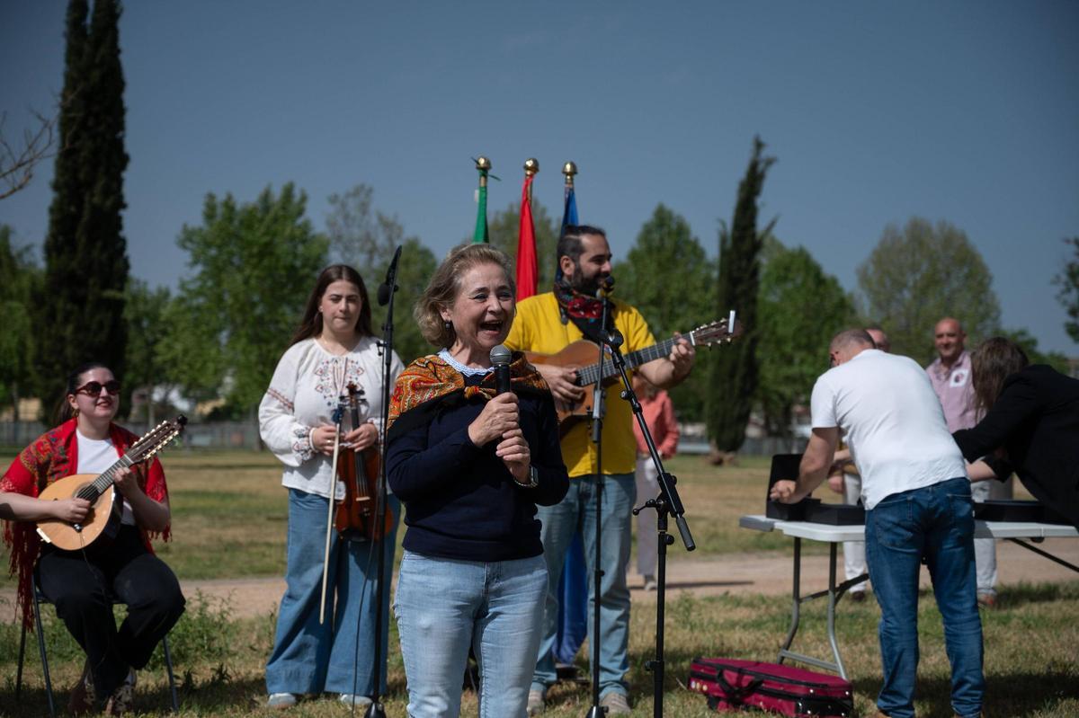 Fotogalería | Miles de niños bailan folklore en Badajoz para reivindicar la identidad y tradición extremeña