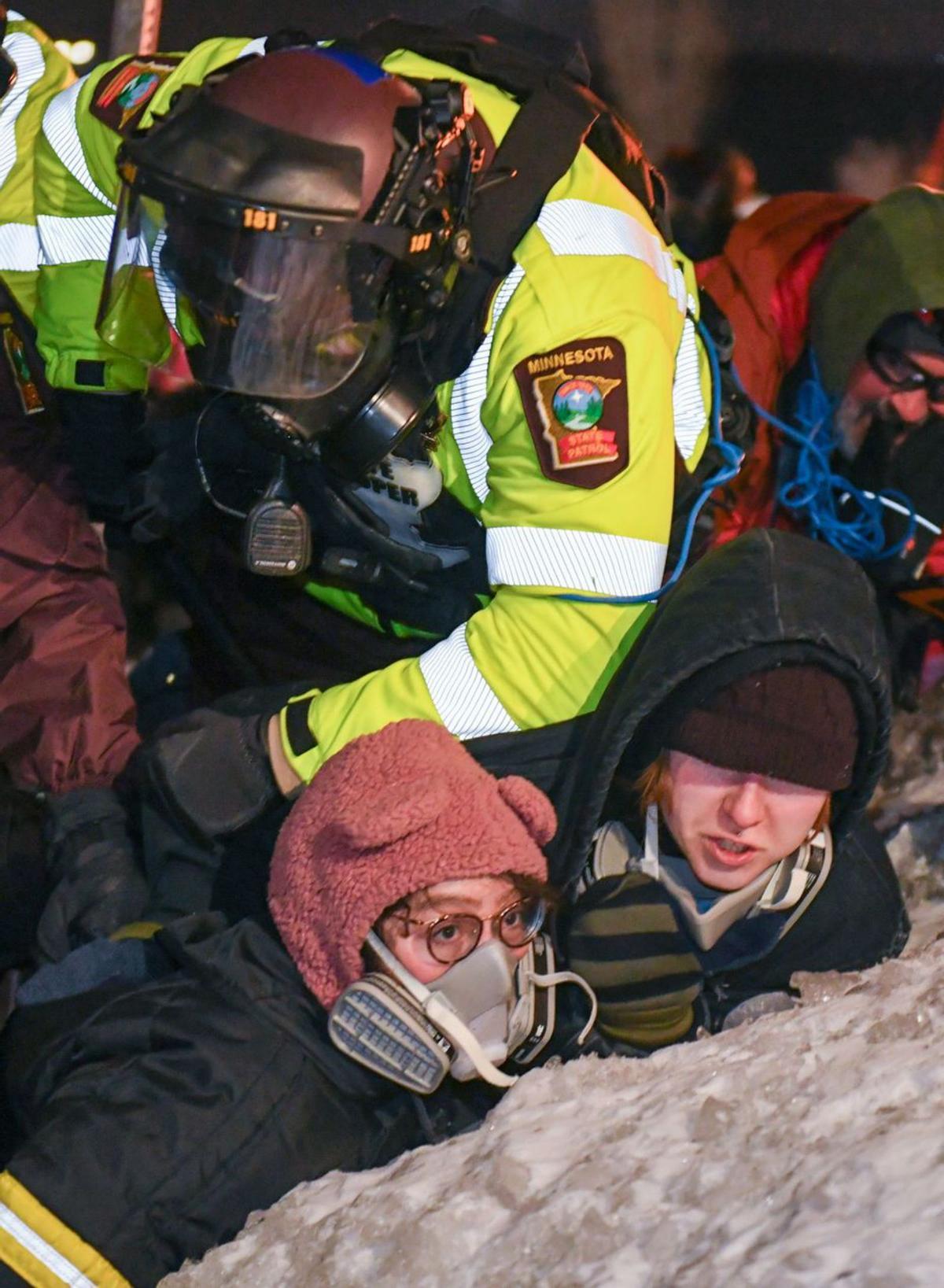 Bovino i Noem, els damnificats pel gir de Trump a Minneapolis