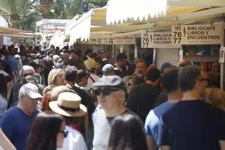 La Fira del Llibre confirma su éxito de asistenica con un domingo abarrotado