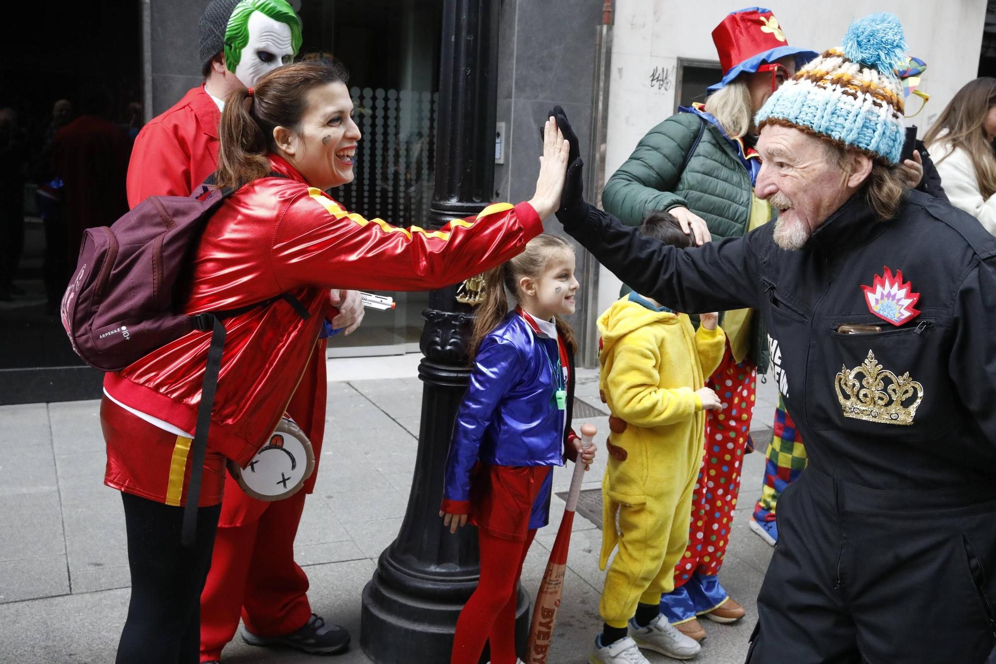 Así han disfrutado pequeños y mayores en el desfile infantil del Antroxu de Gijón (en imágenes)