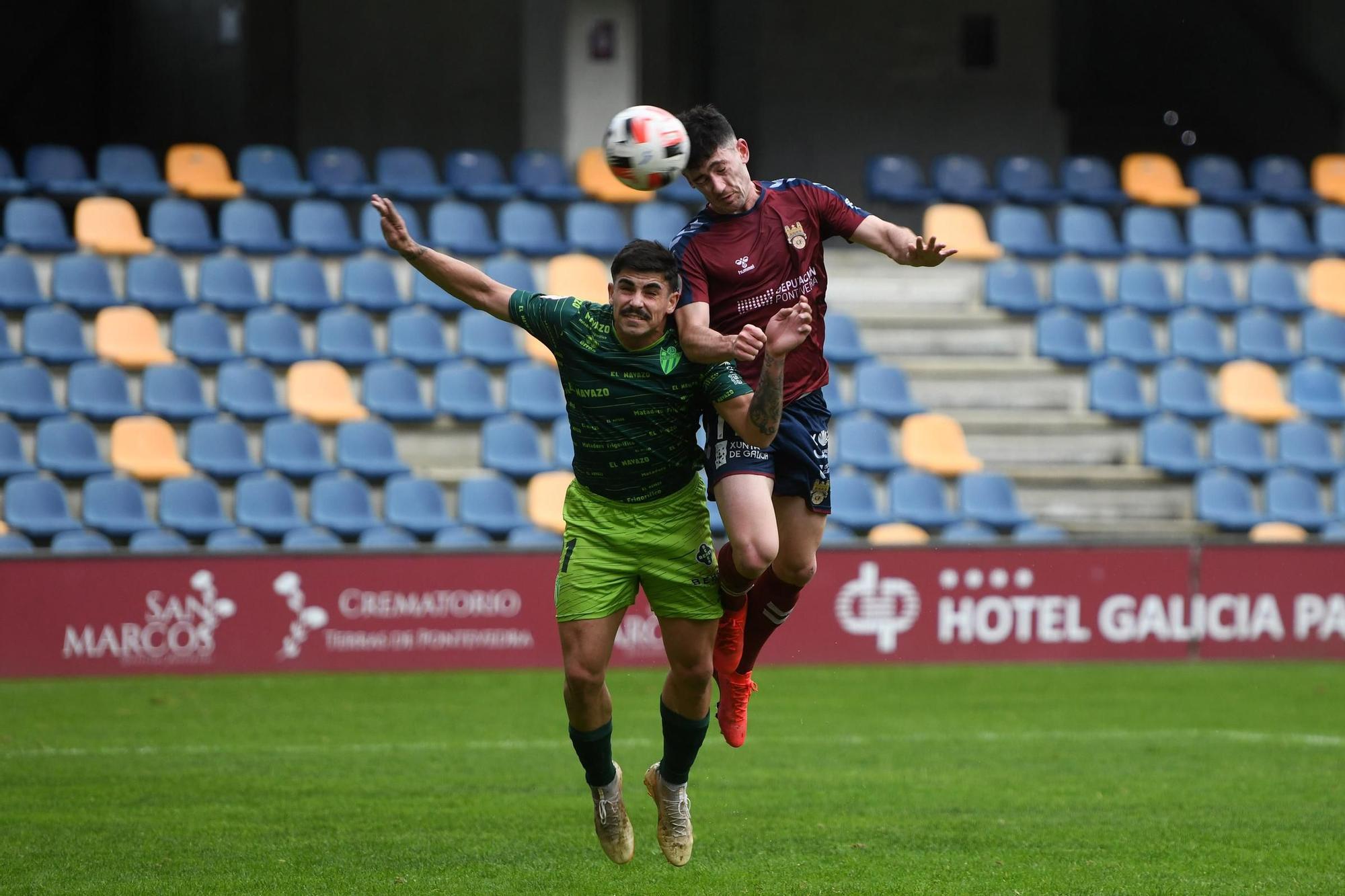 Luisito se desvive en su vuelta al banquillo del Pontevedra CF