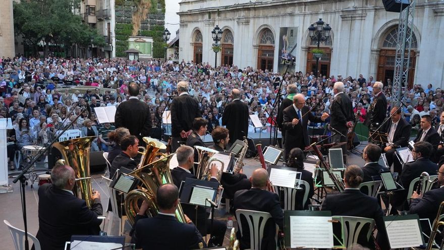 ¡Hasta siempre, Llauradors!: Castelló despide a lo grande a su rondalla