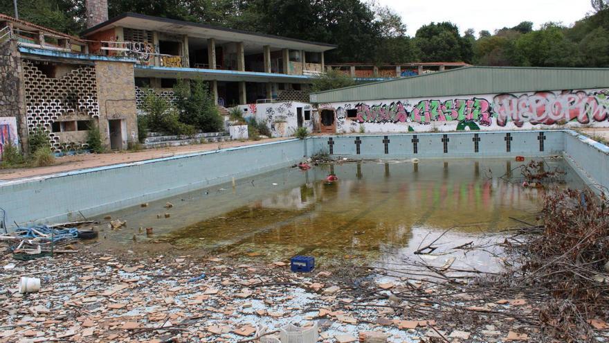 Las instalaciones de Pénjamo, con la piscina exterior en primer término.