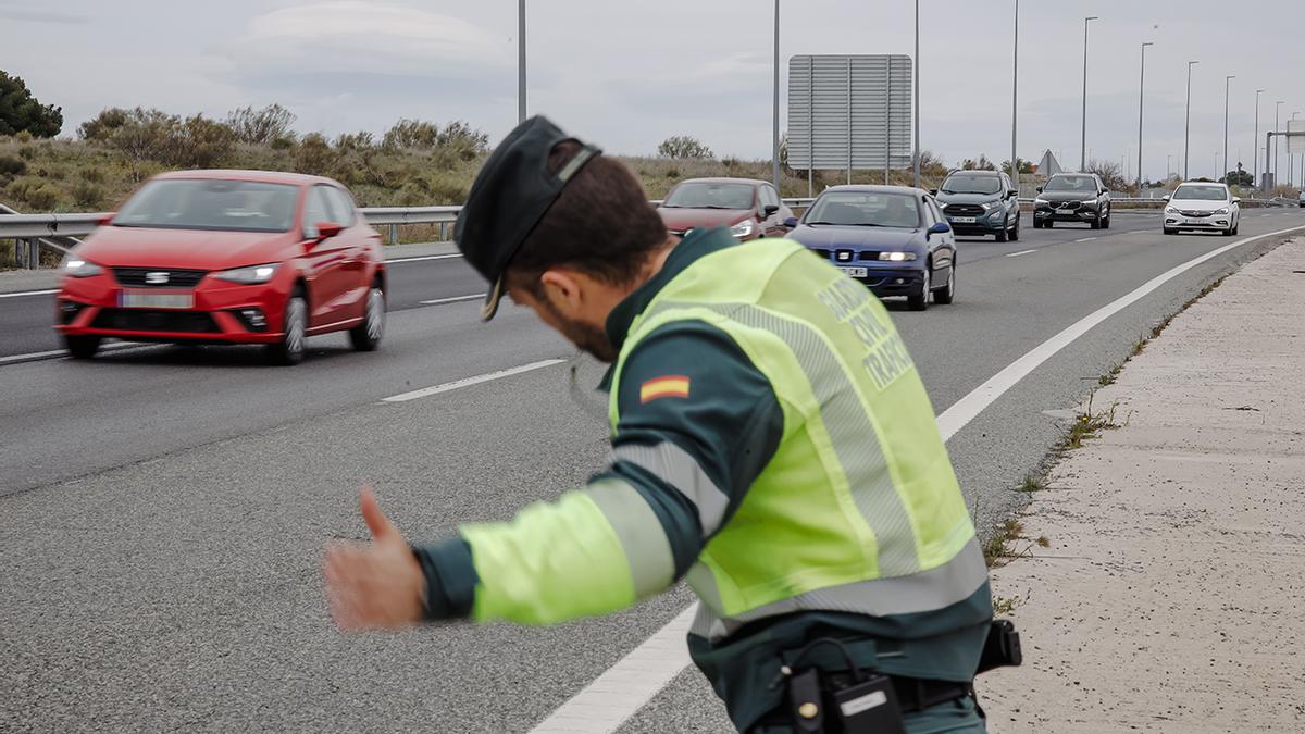 Un agente d ela Guardia Civil de Tráfico.