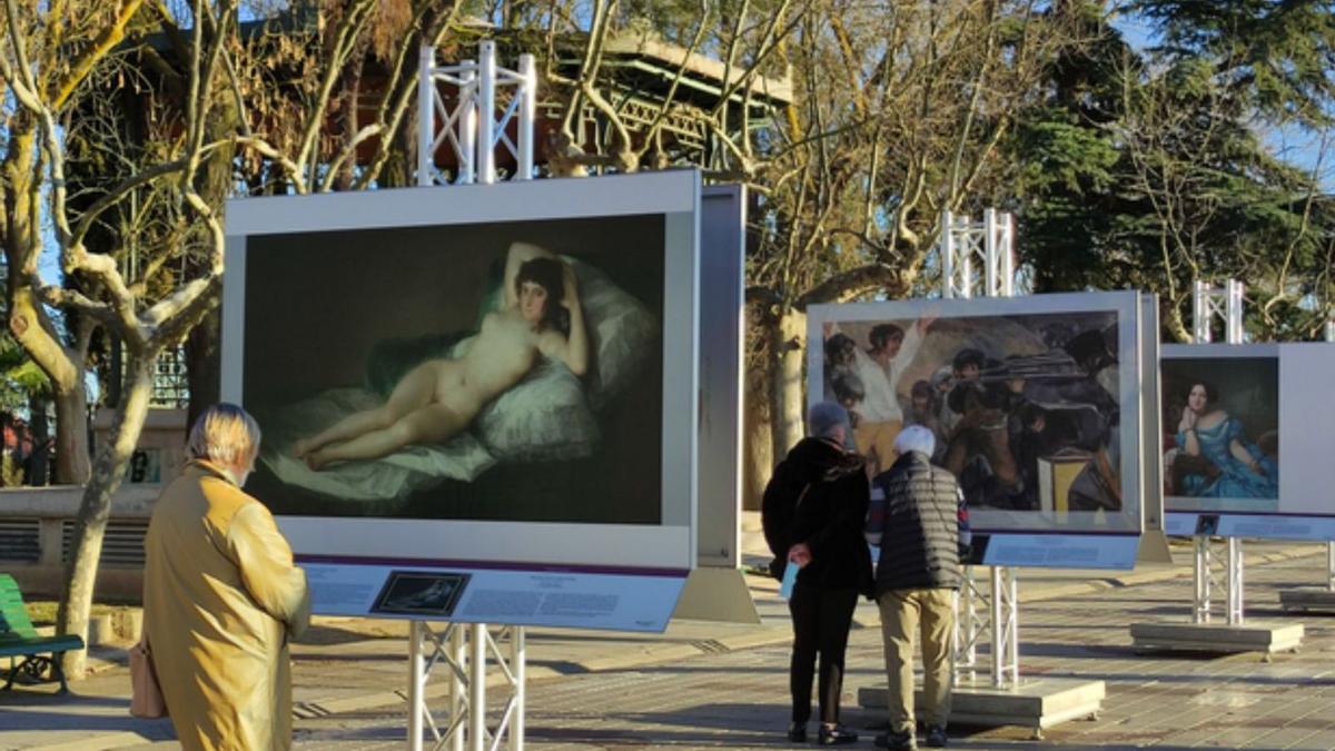 Últimos visitantes del Prado en Benavente, en la tarde de ayer. | E. P.