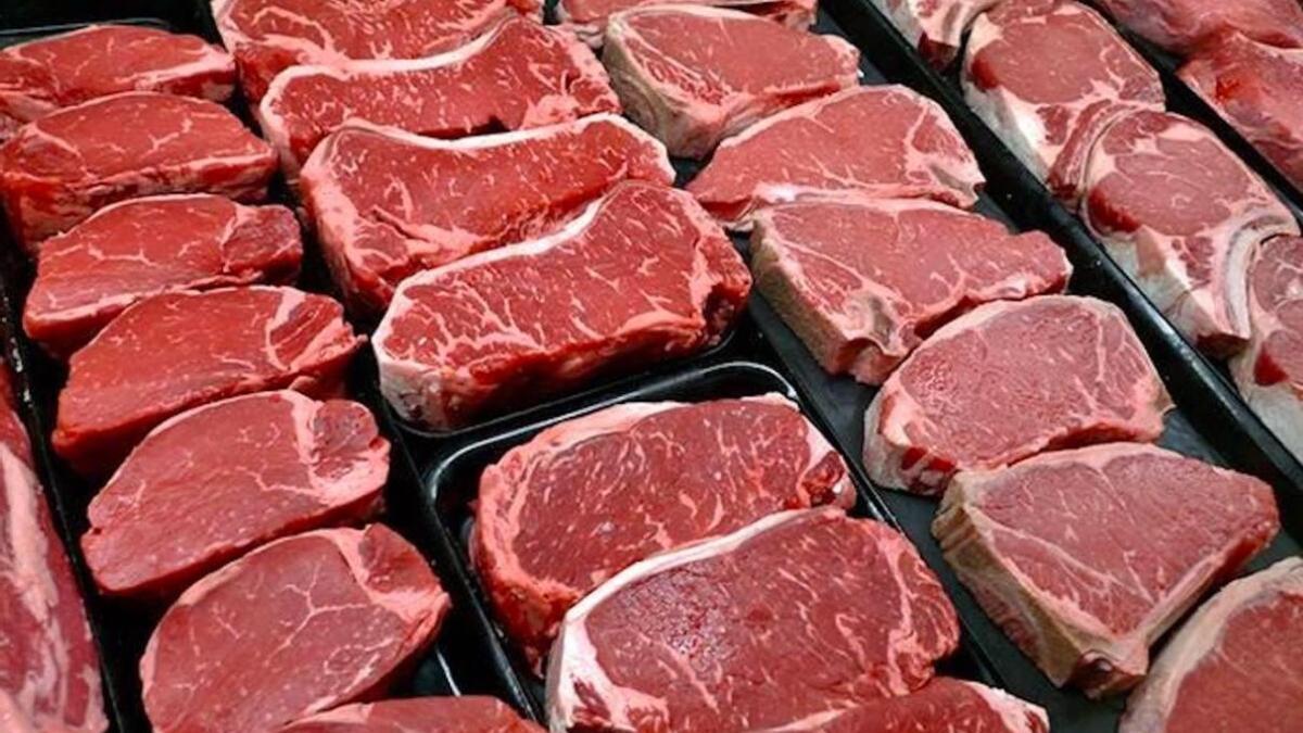 El consumo excesivo de carnes rojas, como la carne de res, cerdo y cordero, también ha sido motivo de preocupación para los profesionales de la salud.