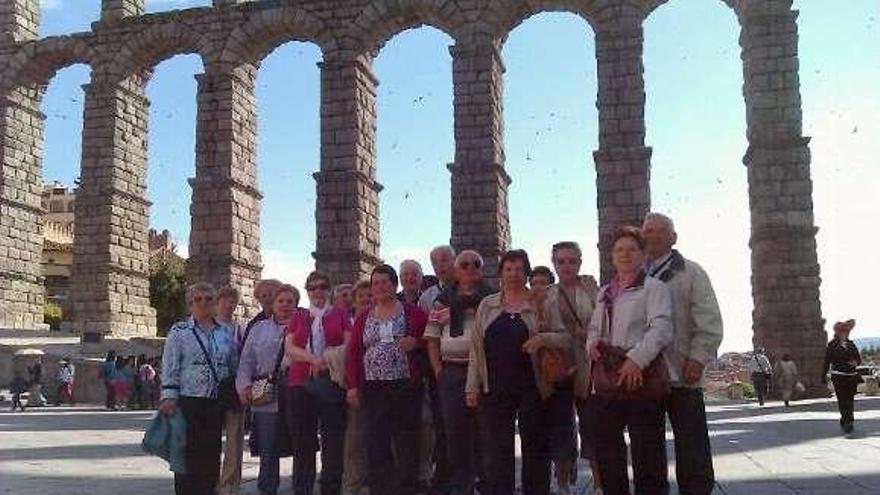 Los excursionistas silledenses regresan tras visitar Segovia