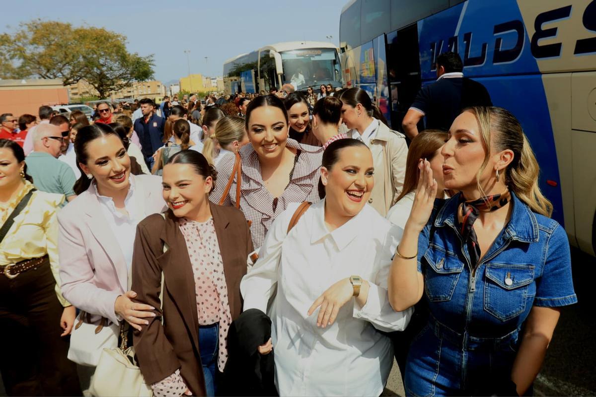 Salida de las convivencias de las candidatas a Bellea del Foc de Alicante hacia Toledo Salida de las convivencias de las candidatas a Bellea del Foc de Alicante hacia Toledo