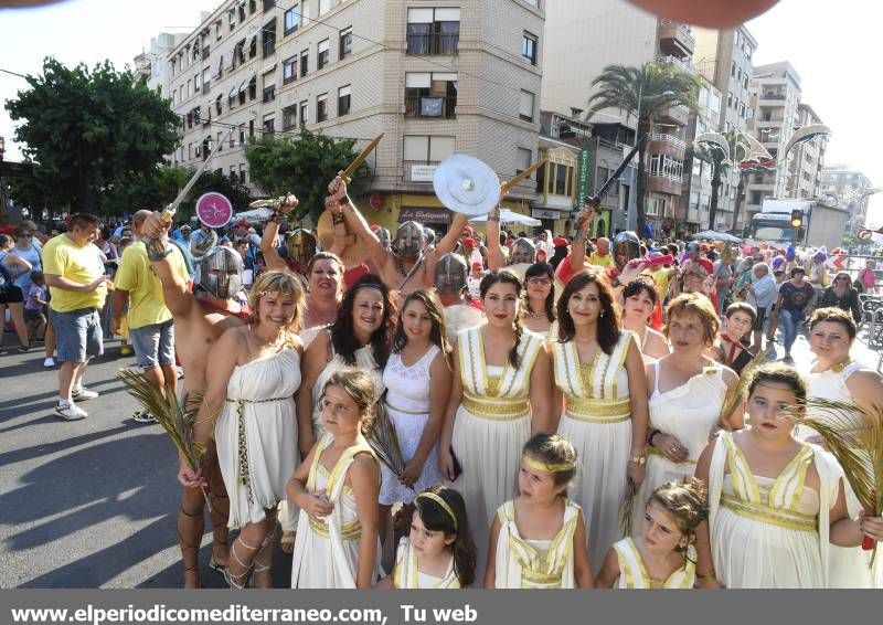 Desfile de peñas y toro fiestas Sant Pere