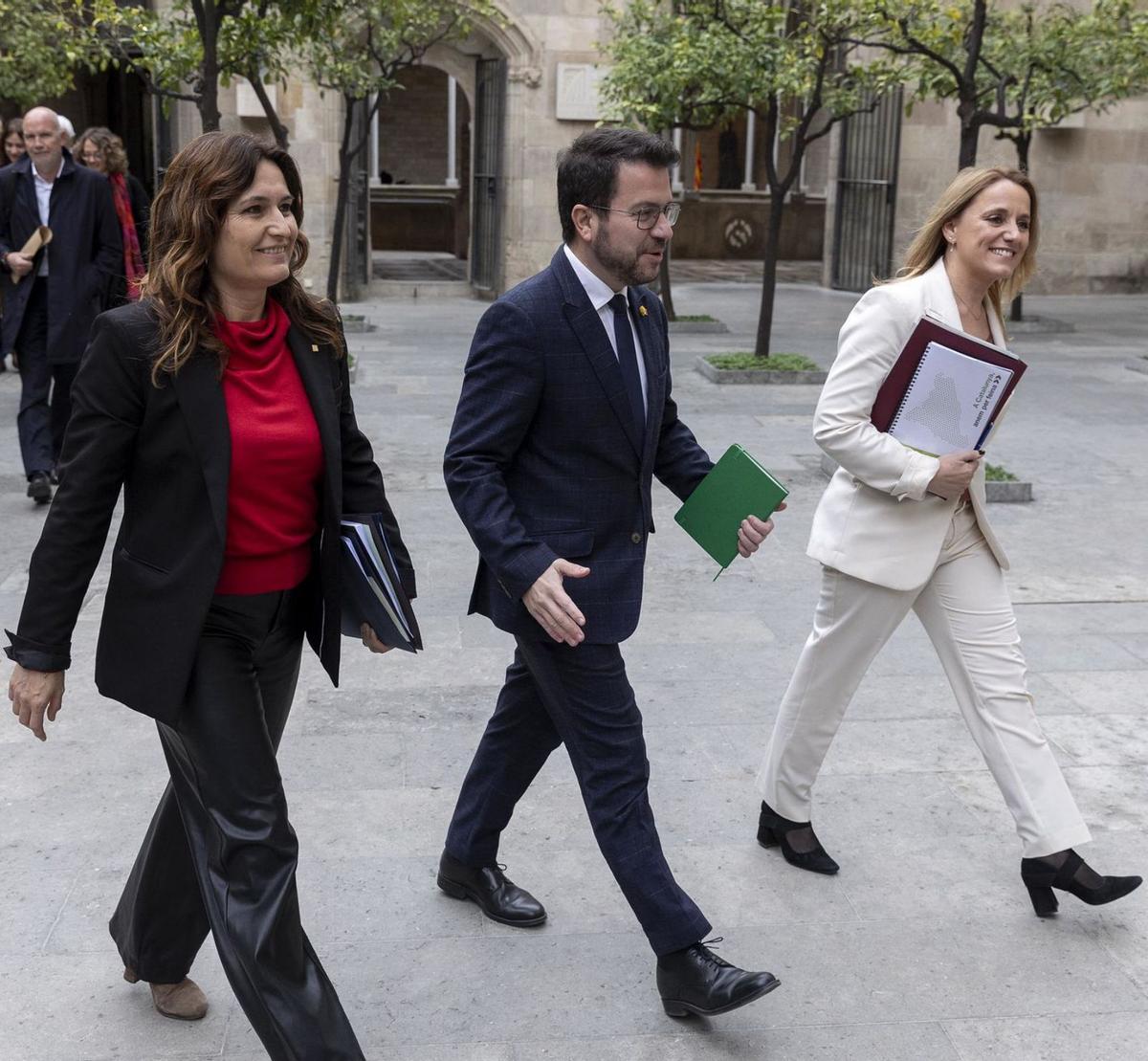 Les eleccions catalanes congelen les taules de negociació amb ERC i Junts