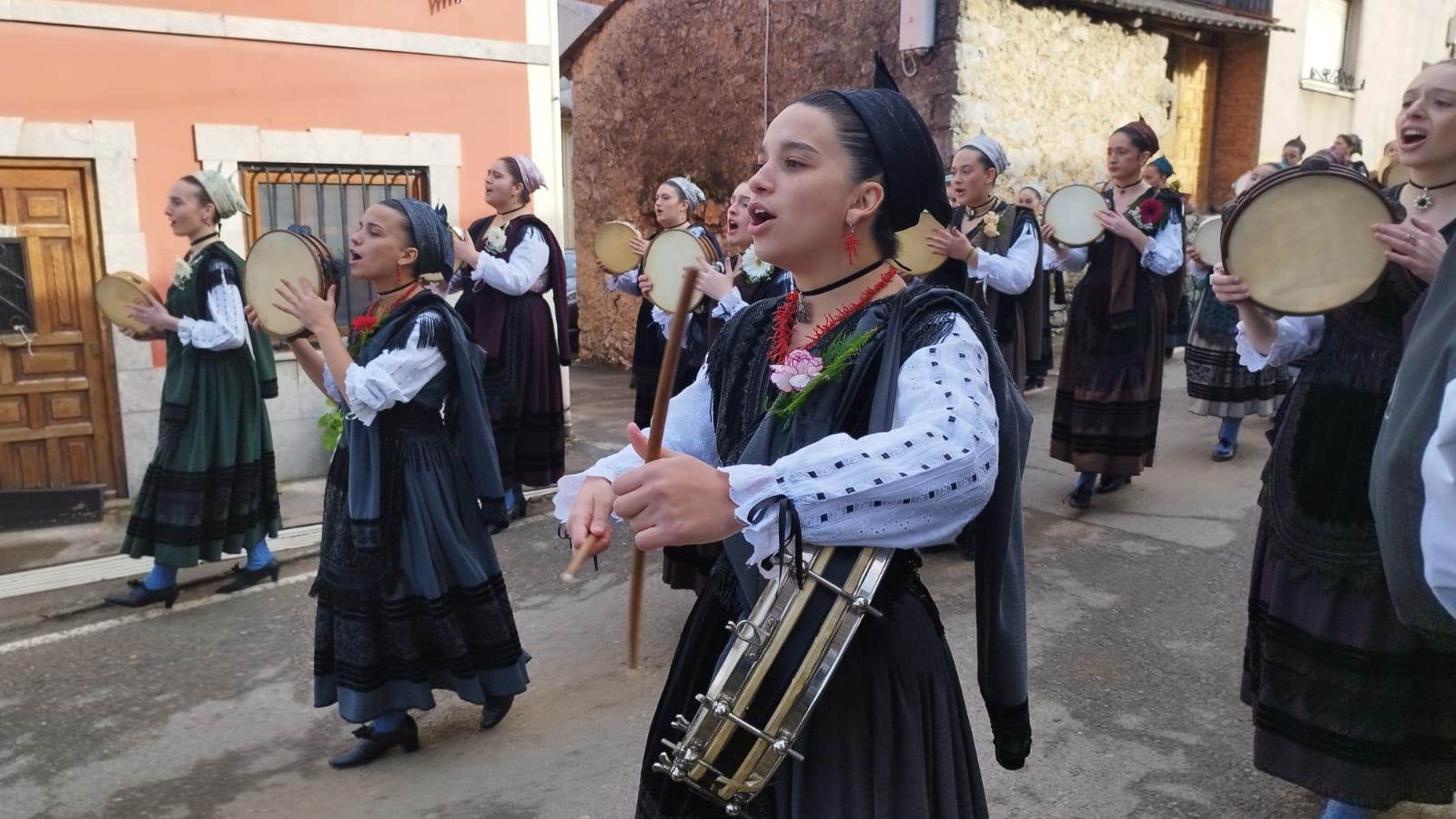 Porrúa celebra su primera fiesta del año por San Julián y Santa Basilisa