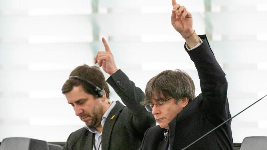 Puigdemont i Comín retiren la petició per entrar al grup Verds/ALE